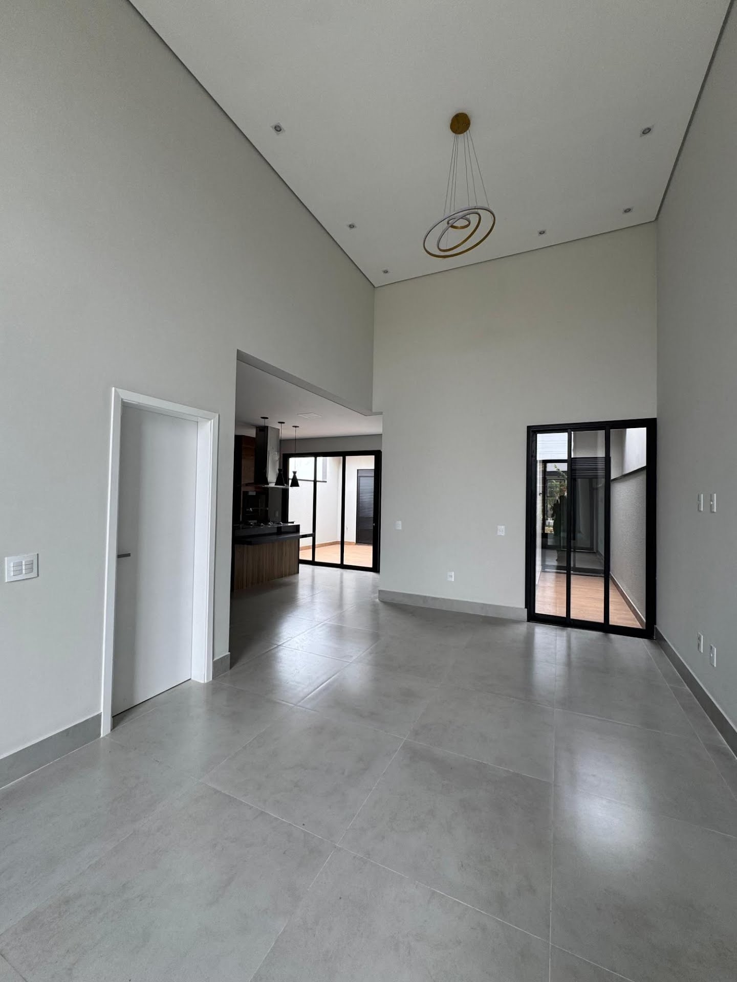 sala ampla 02.jpg