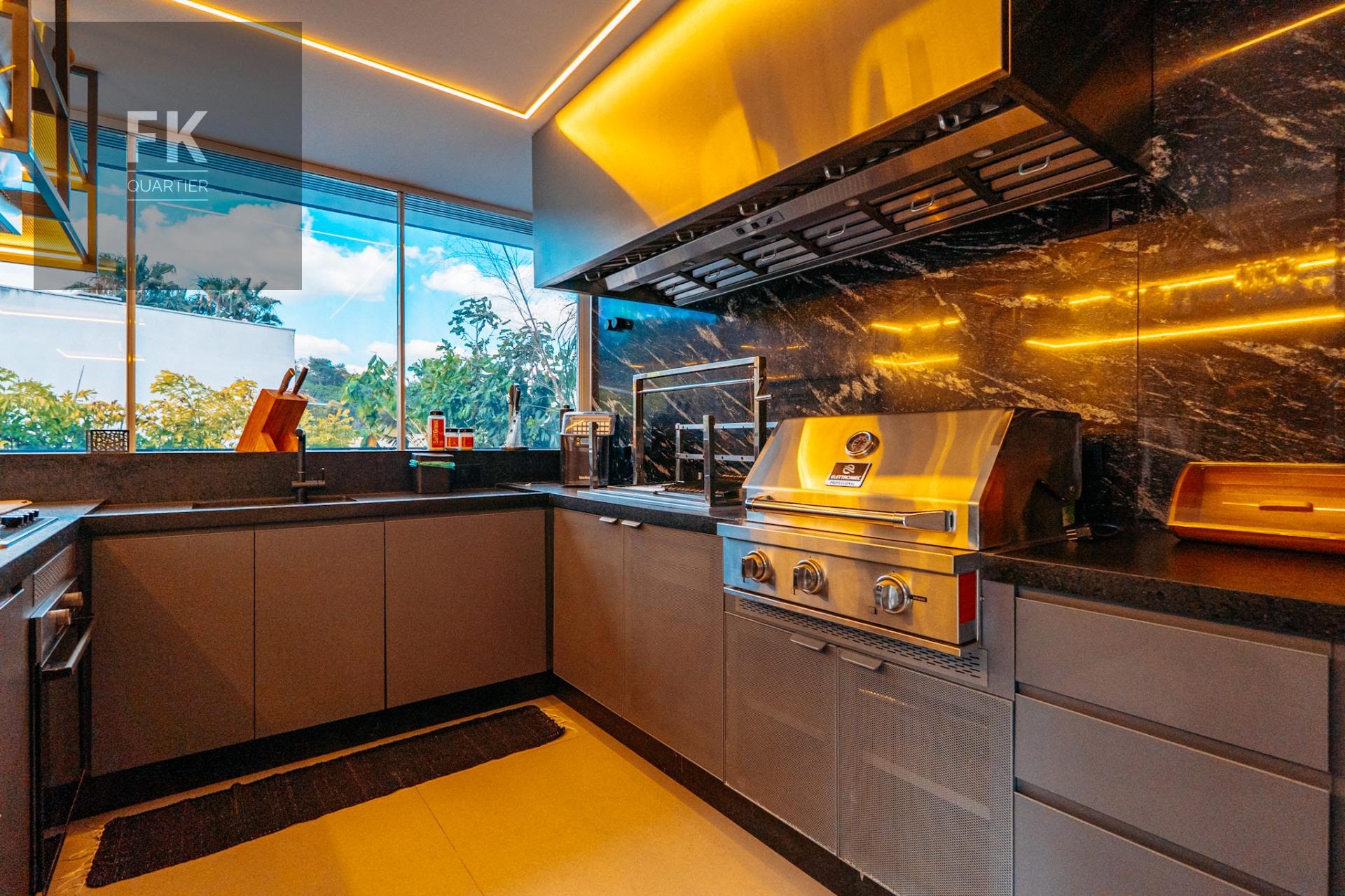 Casa à venda com 4 quartos, 4 suítes, 4 vagas e 420m² no Tamboré, Santana de Parnaíba (SP) — foto 8 de 26