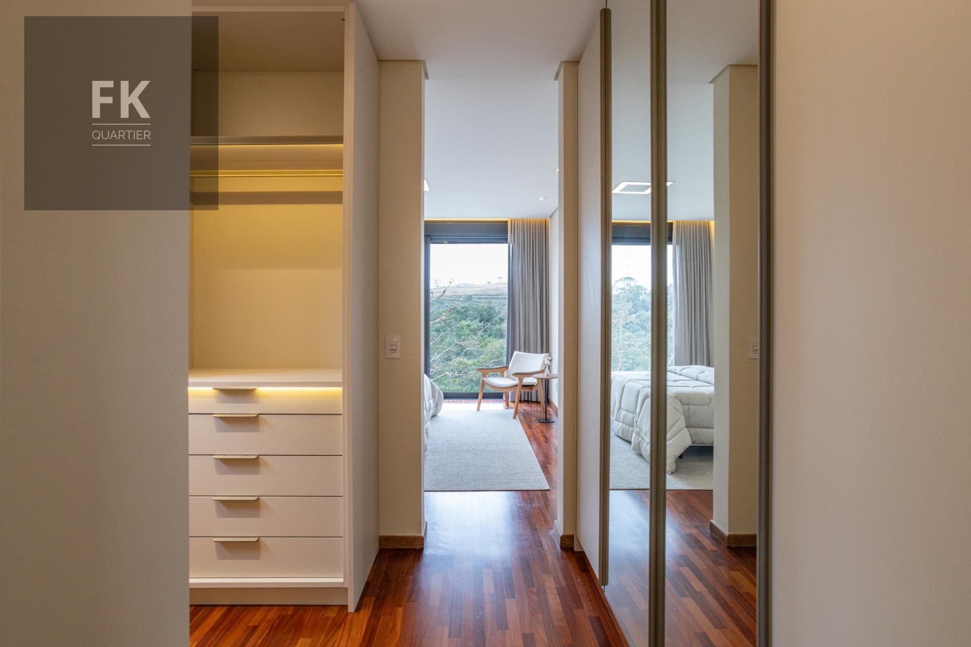 Casa à venda com 4 quartos, 4 suítes, 4 vagas e 370m² no Residencial Burle Marx, Santana de Parnaíba (SP) — foto 27 de 30