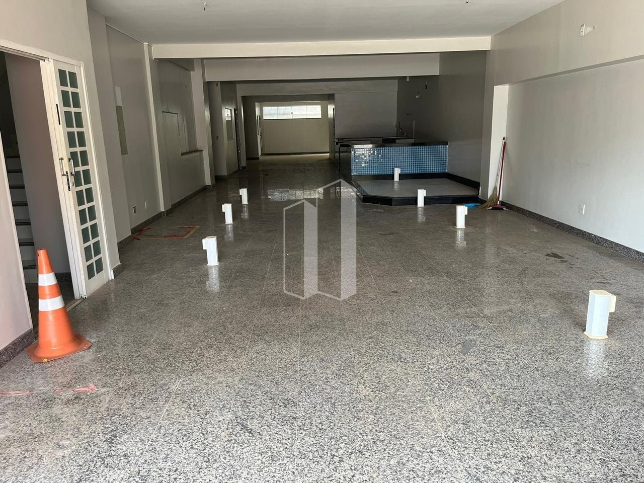 Comercial à venda com 5 banheiros, 8 vagas e 1200m² no Setor Bela Vista, Goiânia (GO) — foto 23 de 30