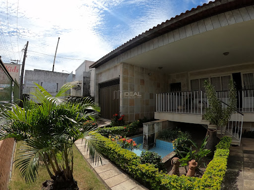 Casa de 3 quartos linear para venda no Centro - Campos dos Goytacazes, RJ