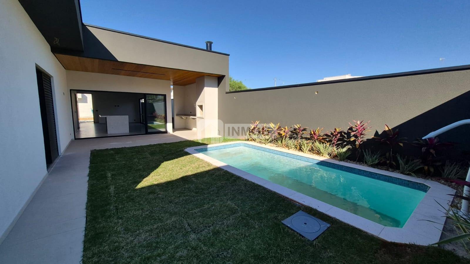 Casa à venda com 3 quartos, 3 banheiros, 4 vagas e 165m² no Jardim Jaragua, Tremembé — foto principal