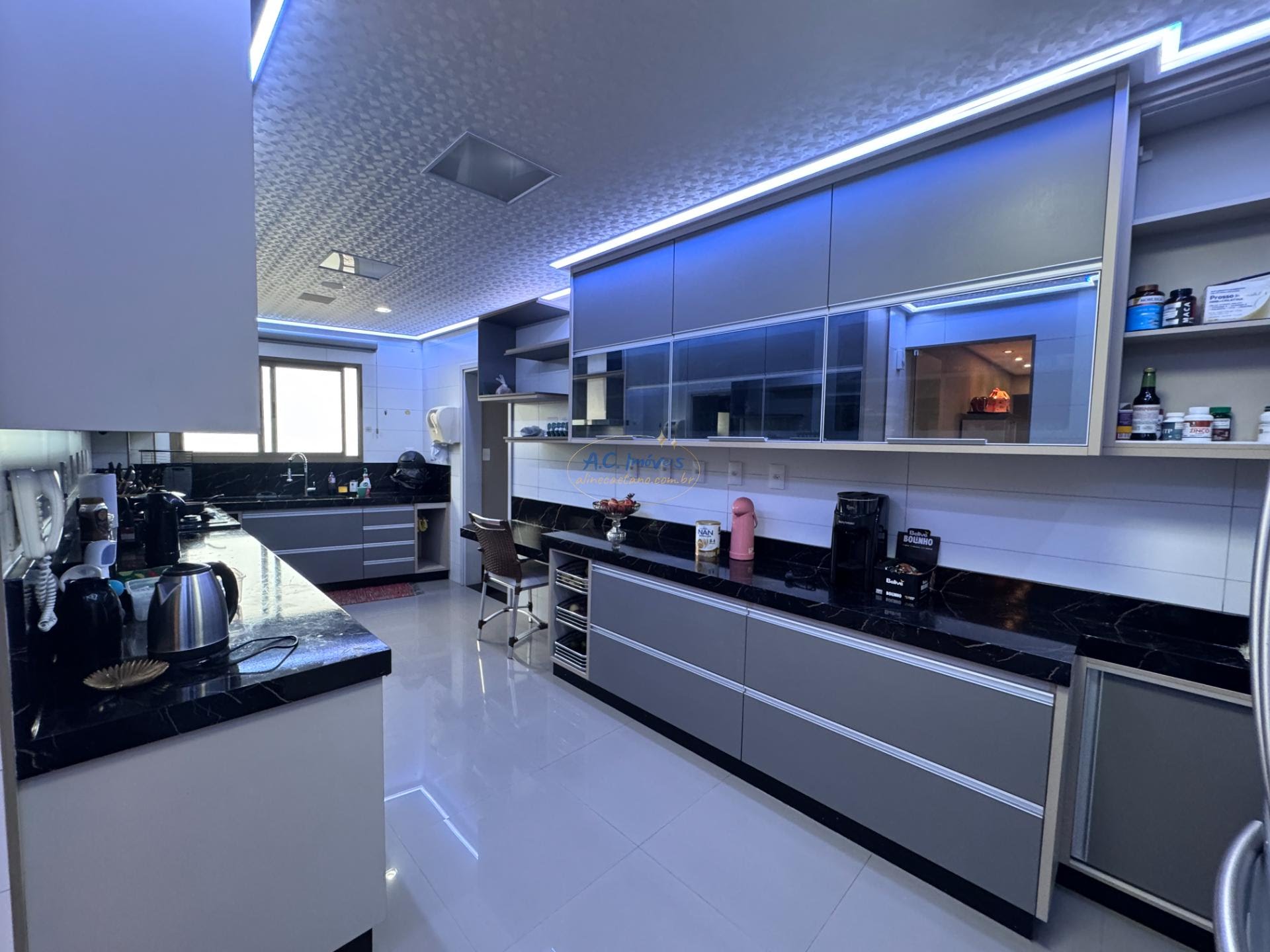 Apartamento à venda com 3 quartos, 3 suítes, 3 vagas e 195m² no Canto do Forte, Praia Grande (SP) — foto 7 de 30