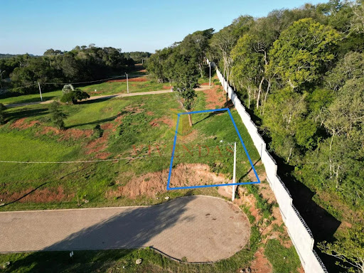 Terreno diferenciado, localizado no ponto mais reservado da rua, Reserva do Arvoredo.