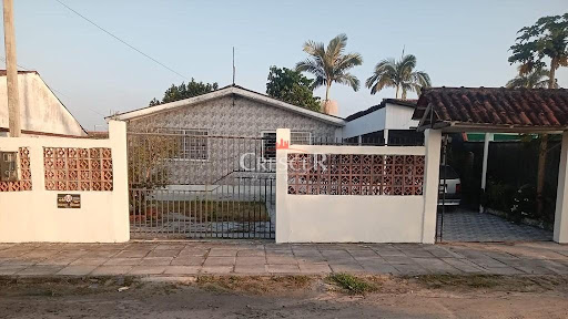 Casa com 3 quartos a venda em Matinhos