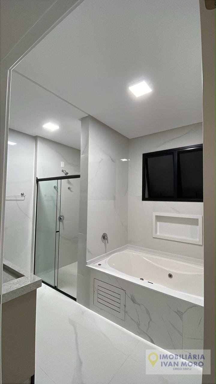 Apartamento para alugar com 4 quartos, 4 suítes, 3 vagas e 198m² no Meia Praia, Itapema (SC) — foto 18 de 30