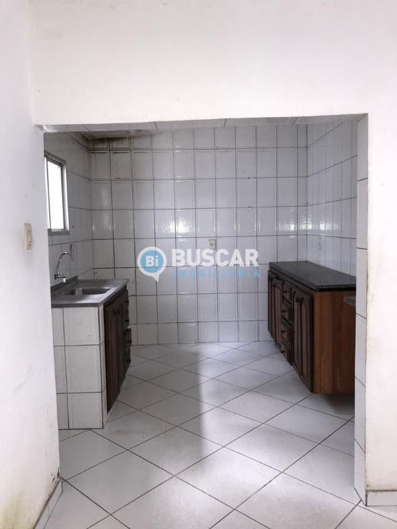 Casa à venda com 7 quartos, 1 suíte, 3 vagas e 289m² no Brasília, Feira de Santana (BA) — foto 10 de 12