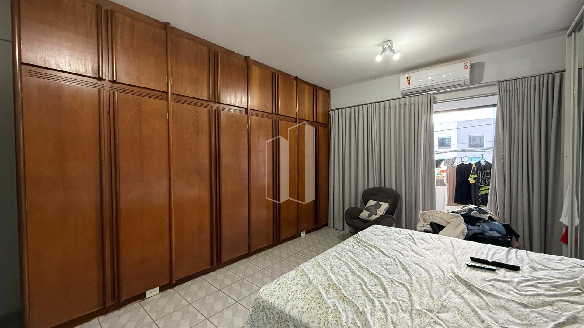 Casa à venda com 4 quartos, 3 suítes, 2 vagas e 224m² no Jardim América, Goiânia (GO) — foto 12 de 16