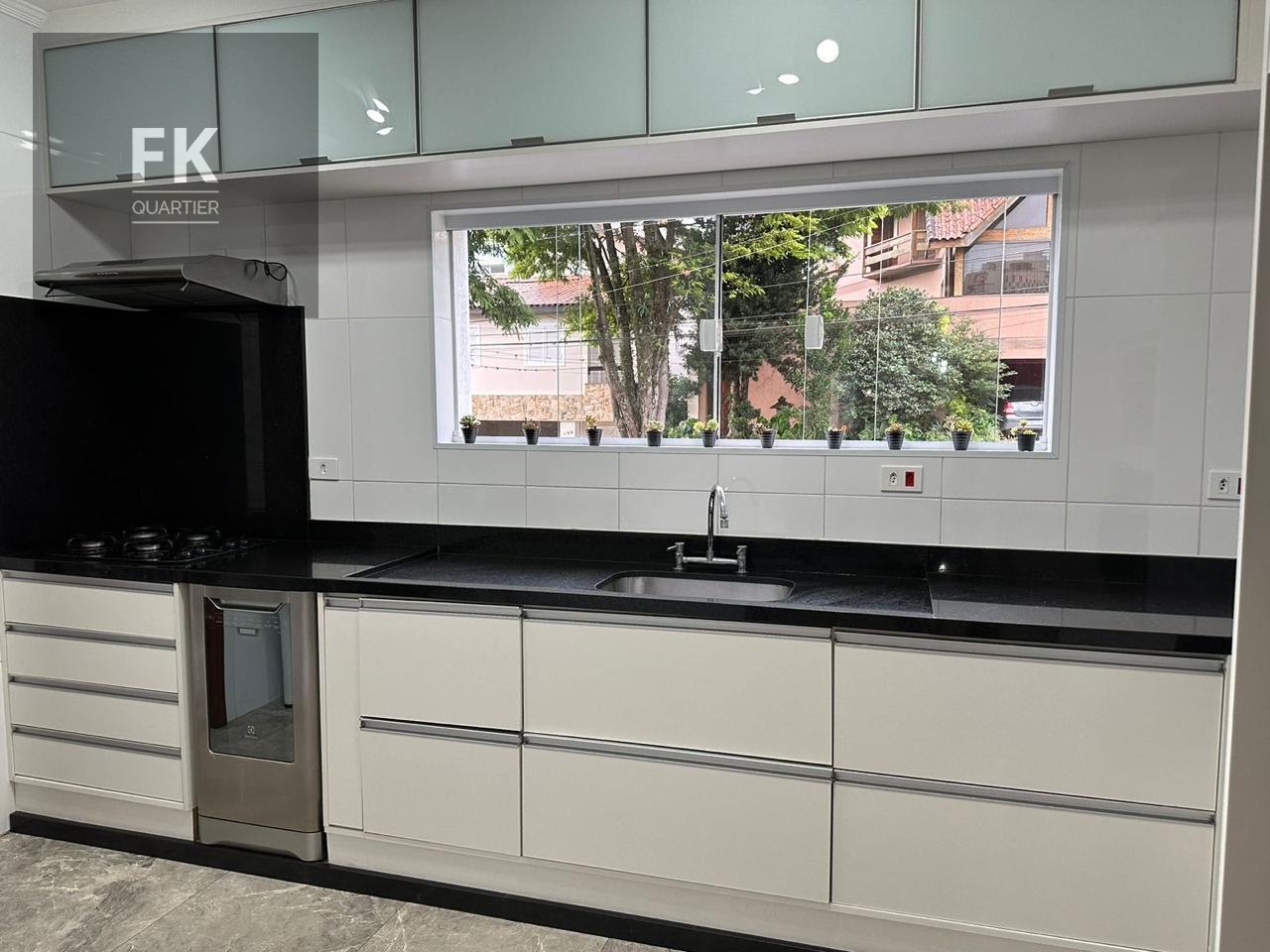Casa à venda com 4 quartos, 3 suítes, 4 vagas e 308m² no Alphaville, Santana de Parnaíba (SP) — foto 9 de 30