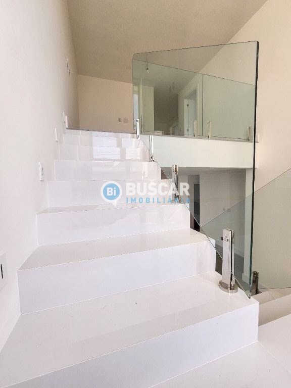 Casa à venda com 4 quartos, 4 suítes, 2 vagas e 252m² no Papagaio, Feira de Santana (BA) — foto 7 de 17