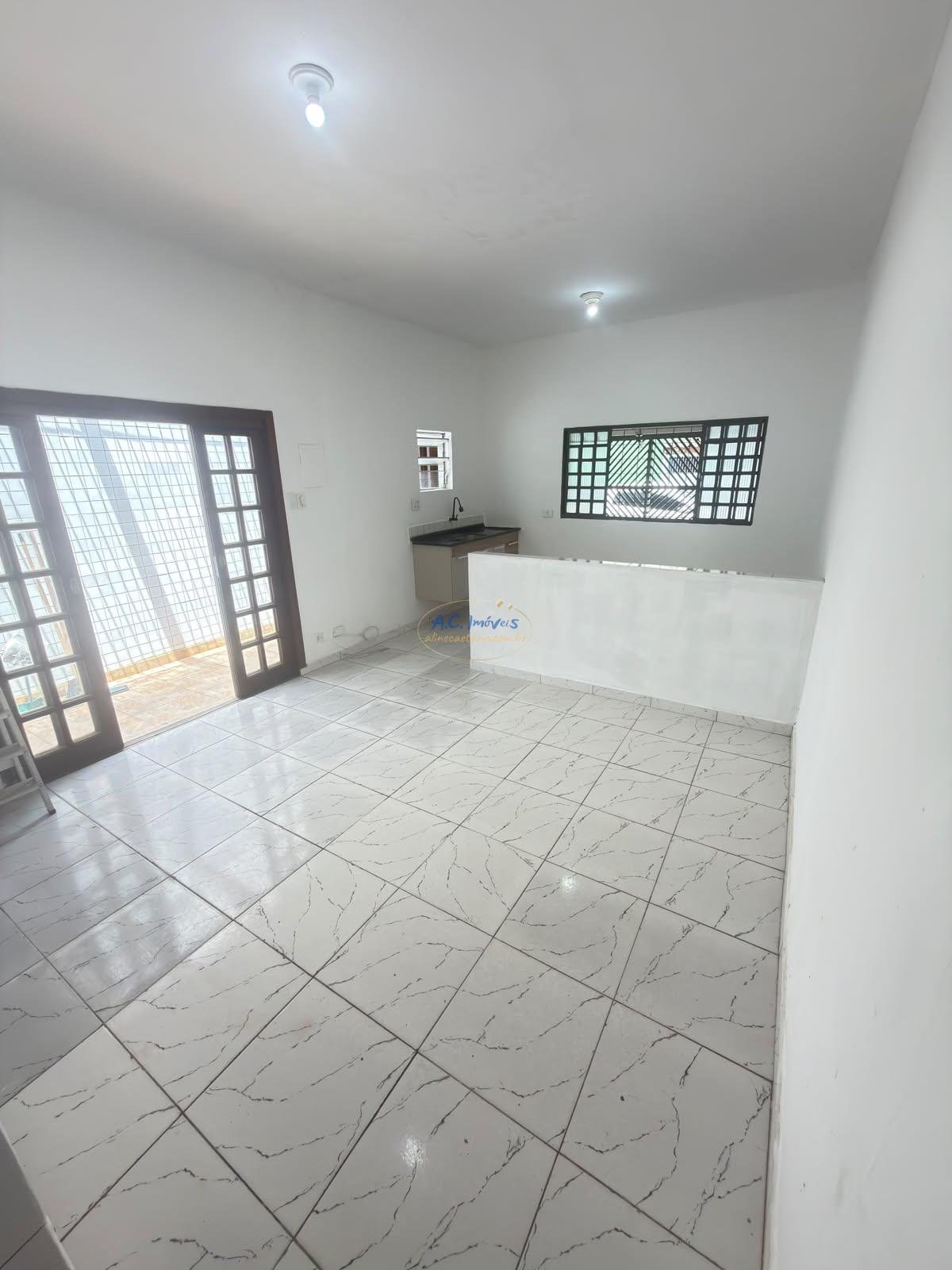 Casa à venda com 2 quartos, 1 banheiro, 2 vagas e 62m² no Guilhermina, Praia Grande (SP) — foto 5 de 11