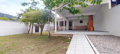 Casa 4 Dormitórios - Córrego Grande  -  Florianópolis, SC