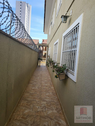 Casa Sobrado no Morumbi com 4 Dormitórios e 2 Suítes