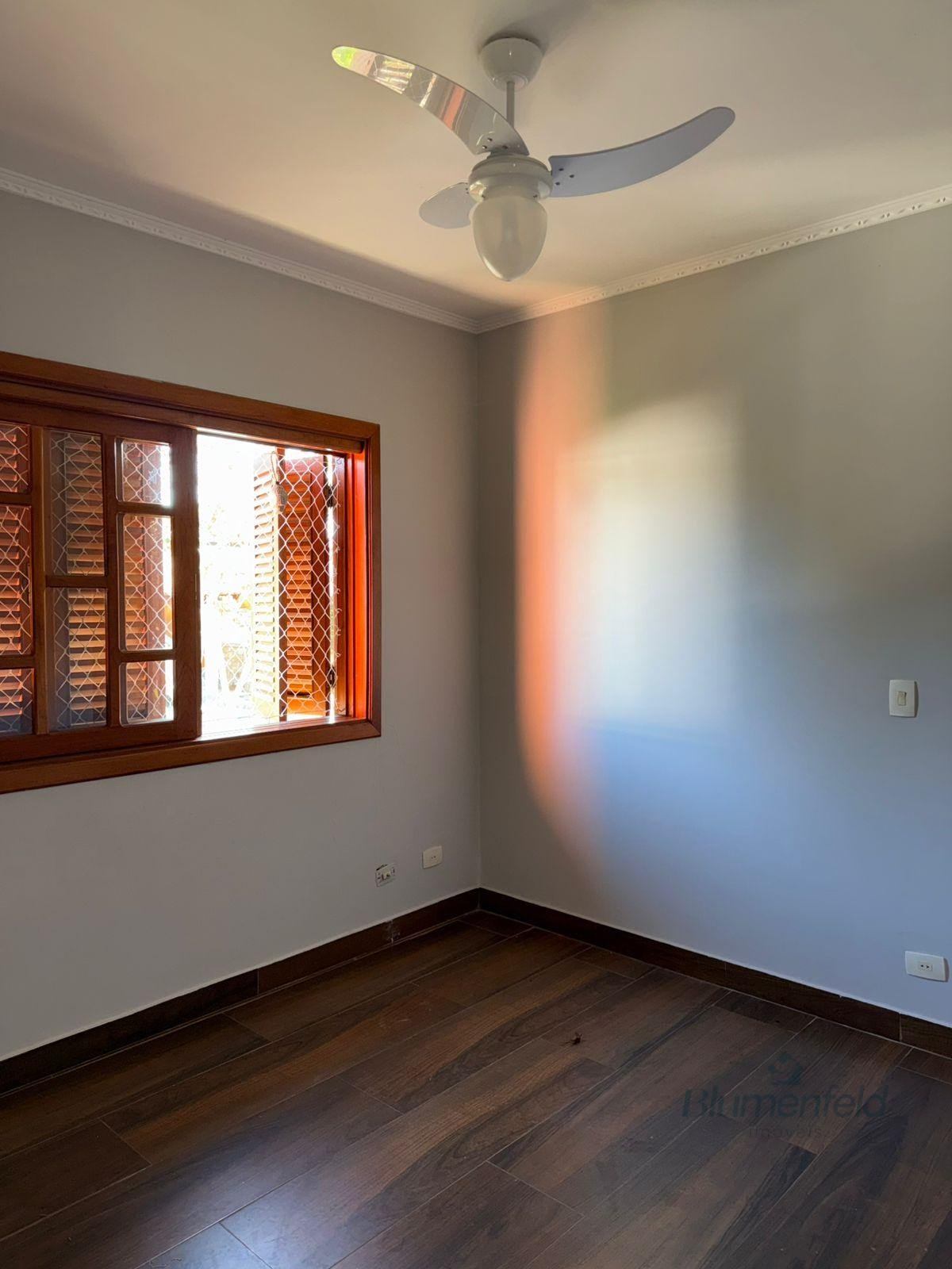 Casa para alugar com 4 quartos, 3 suítes, 2 vagas e 350m² no Arujá Country Club, Arujá (SP) — foto 14 de 30
