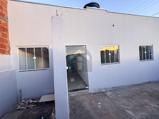 Casa à venda em Jardim Eunice, Alfenas | 3 dorms, suíte