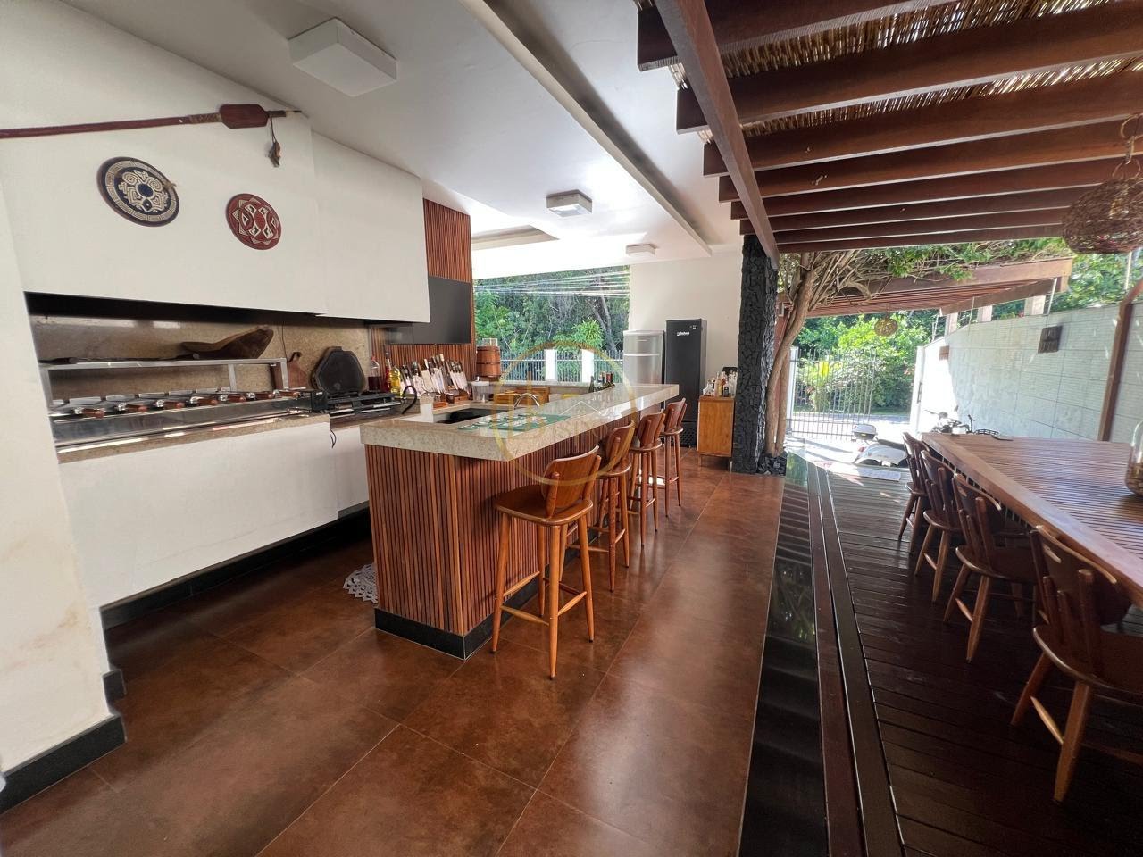 Casa à venda com 3 quartos, 3 suítes, 5 vagas e 300m² no Orla Norte, Porto Seguro (BA) — foto 3 de 10
