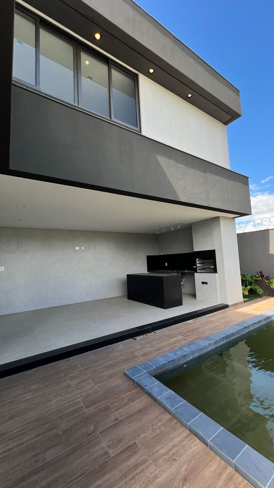 Casa à venda com 4 quartos, 3 suítes, 4 vagas e 268m² no Sim, Feira de Santana (BA) — foto 9 de 25
