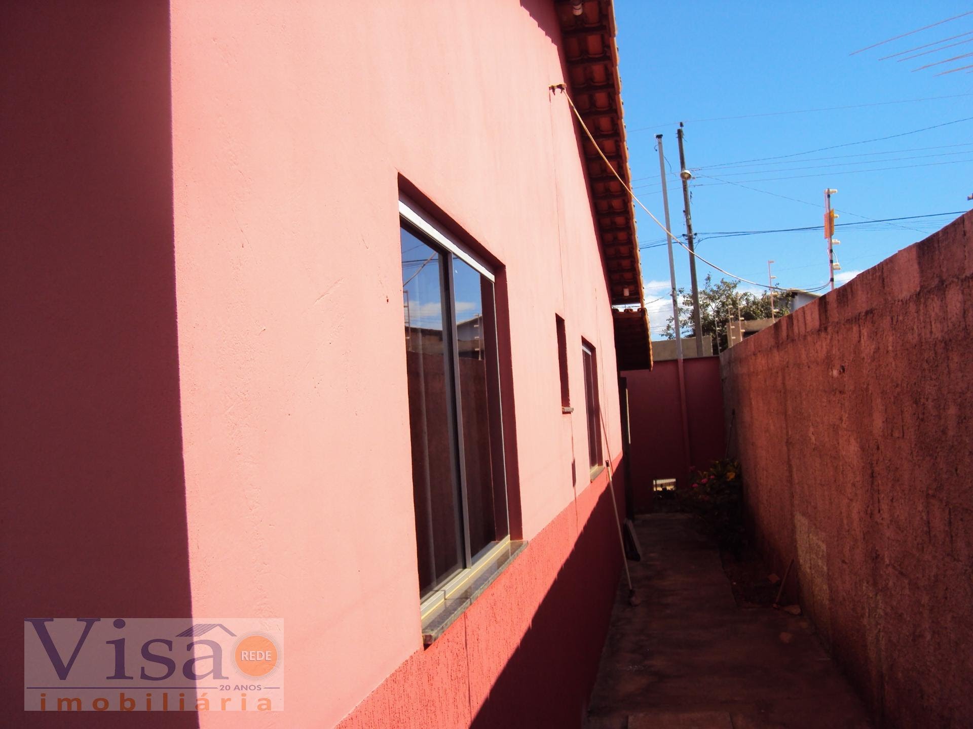 Casa à venda com 3 quartos, 1 banheiro, 2 vagas e 120m² no B. Primavera, Paracatu (MG) — foto 3 de 16