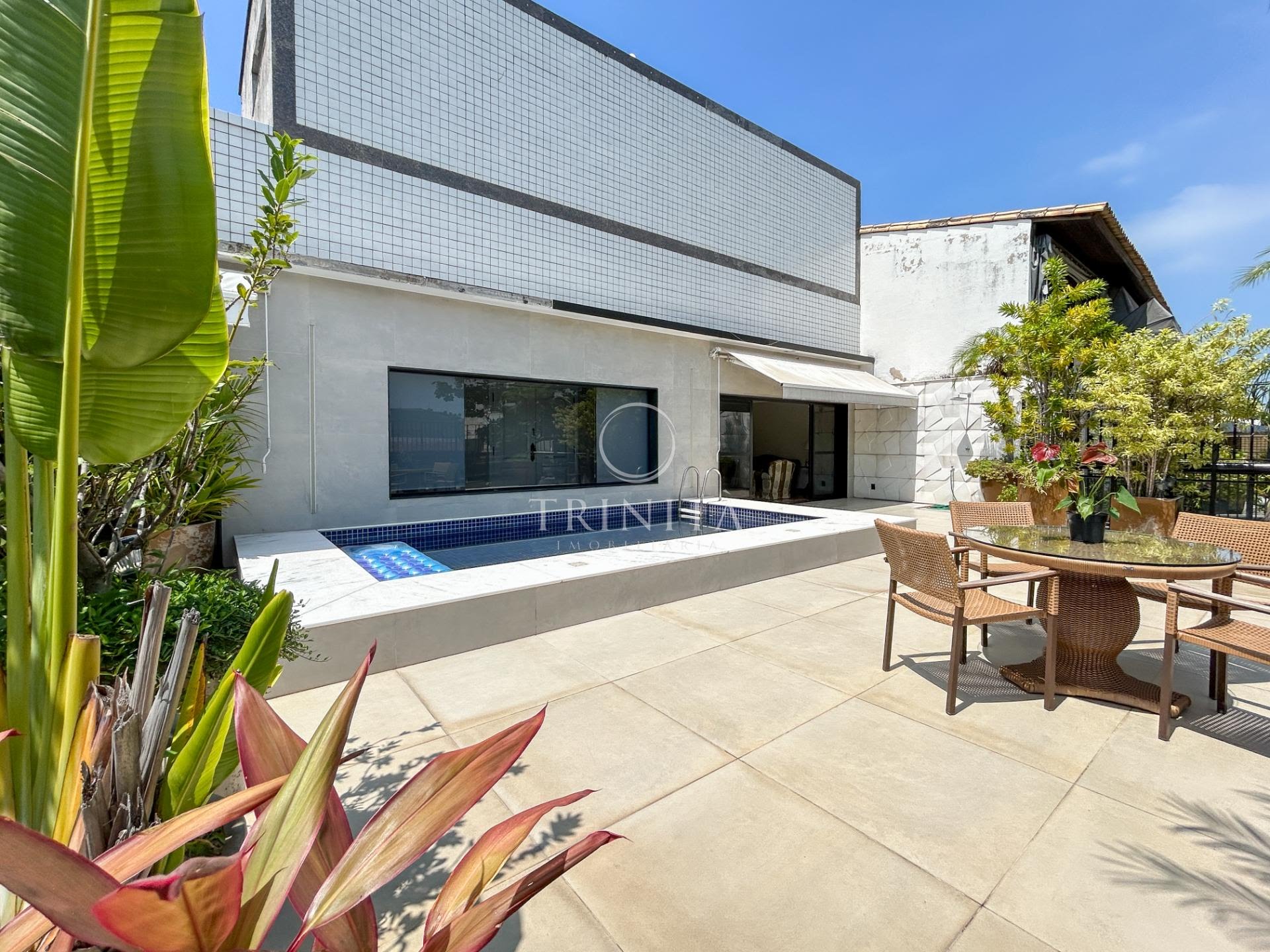 Cobertura Jardim Oceânico - Varanda Frente Piscina - Trinità Imobiliária
