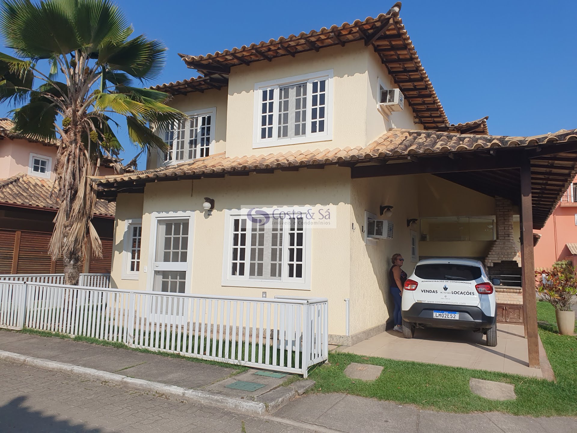 Casa à venda com 2 quartos, 2 banheiros e 1 vaga no Jardim Campomar, Rio das Ostras — foto principal