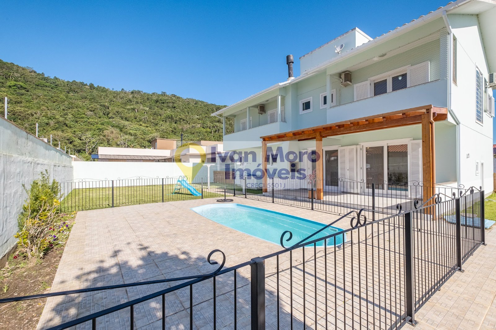 Casa à venda com 5 quartos, 4 banheiros, 3 vagas e 304m² no Cachoeira do Bom Jesus, Florianópolis — foto principal
