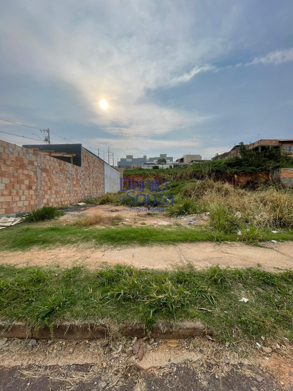 Terreno à venda com 312m² de terreno no Parque das Mangabeiras IV, Araxá (MG) — foto 2 de 2