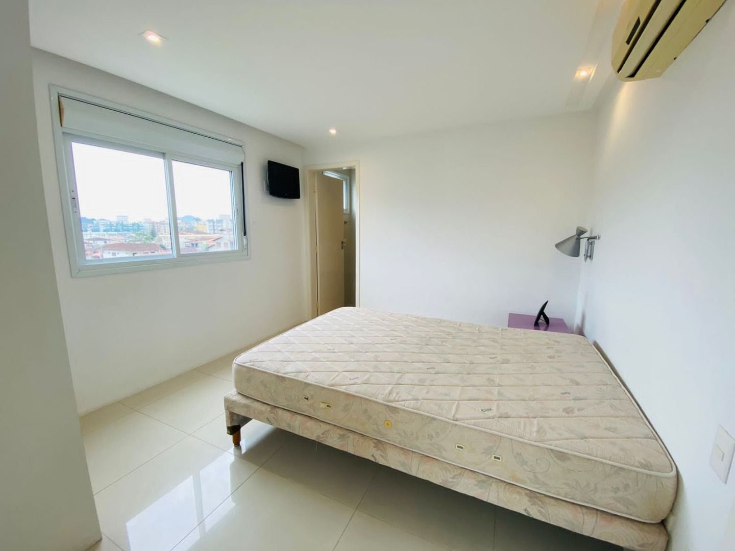 Apartamento à venda com 4 quartos, 5 banheiros, 2 vagas e 200m² no Praia de Itaguá, Ubatuba (SP) — foto 18 de 24