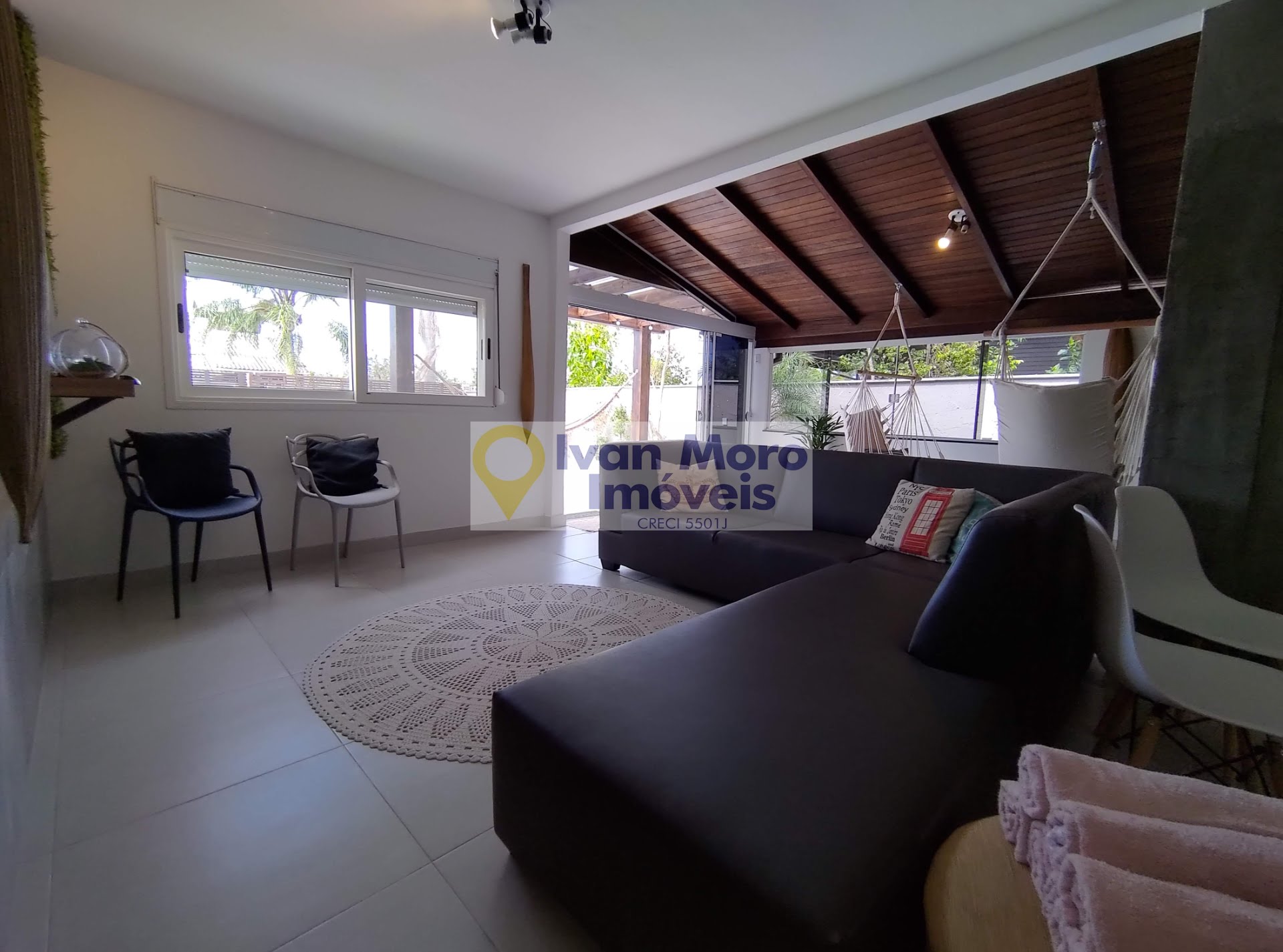 Casa para alugar com 4 quartos, 1 suíte, 4 vagas e 250m² no Daniela, Florianópolis (SC) — foto 16 de 30