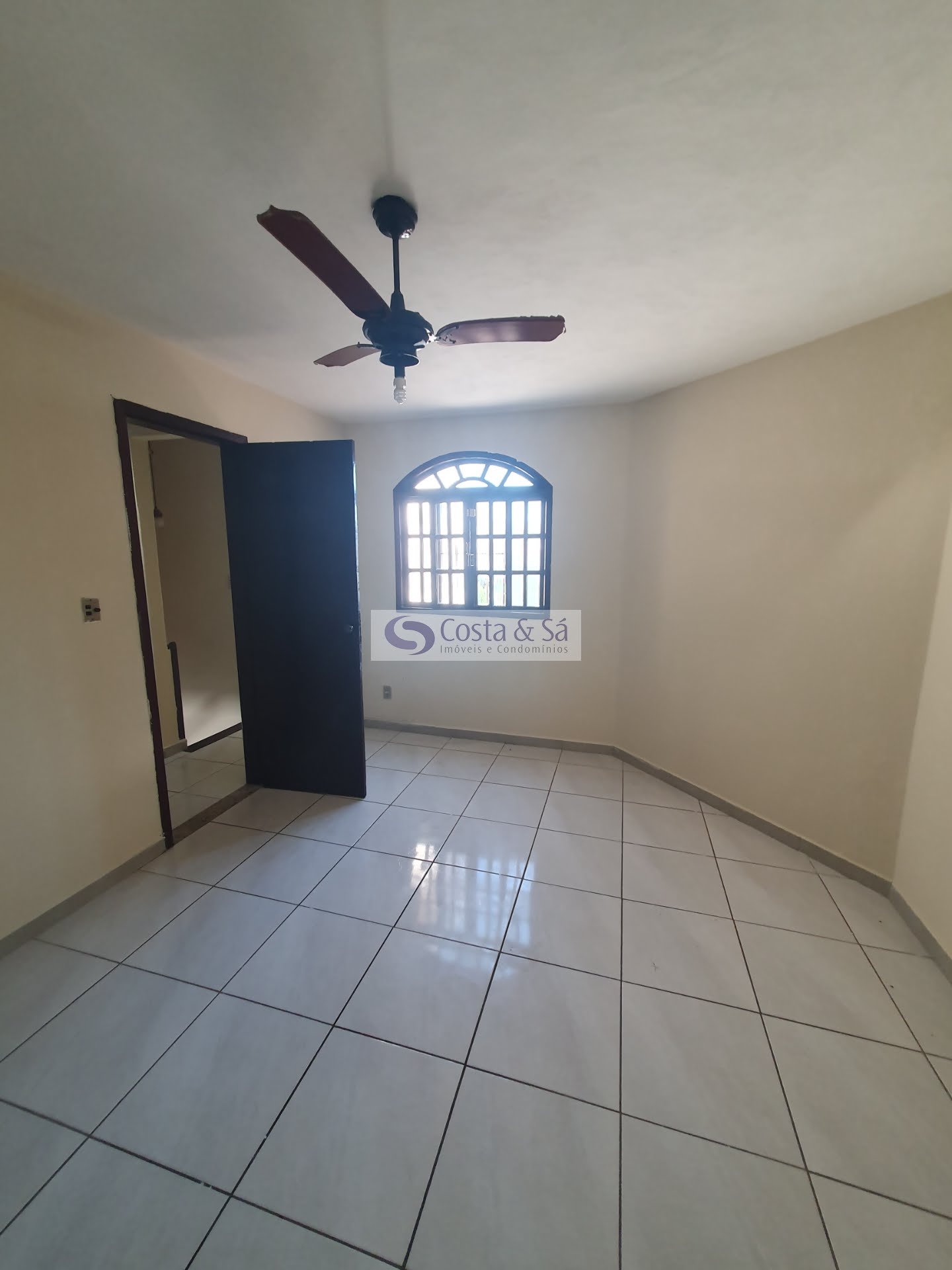 Casa à venda com 3 quartos, 1 suíte, 2 vagas e 120m² no Costazul, Rio das Ostras (RJ) — foto 2 de 16