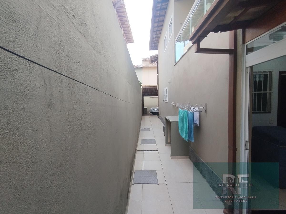 Casa à venda com 3 quartos, 2 suítes, 2 vagas e 150m² no Jardim Mariléa, Rio das Ostras (RJ) — foto 23 de 28