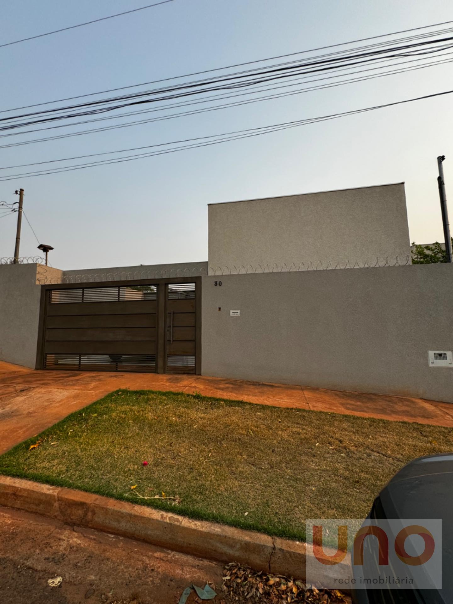 Casa à venda com 3 quartos, 2 banheiros, 2 vagas e 180m² no Monte Castelo, Campo Grande — foto principal