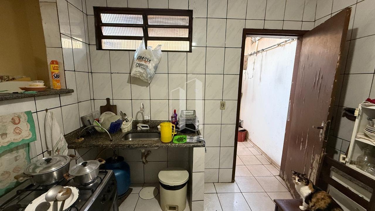 Casa à venda com 6 quartos, 1 suíte, 2 vagas e 201m² no Jardim Novo Mundo, Goiânia (GO) — foto 16 de 17