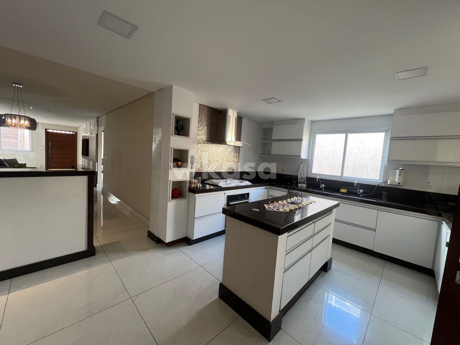 Casa à venda com 3 quartos, 1 suíte, 3 vagas e 259m² no Parque Residencial Laranjeiras, Serra (ES) — foto 8 de 30