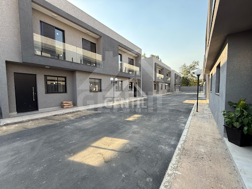 Casa em Condomínio na Fazendinha, 2 Dorms, 64m², à Venda