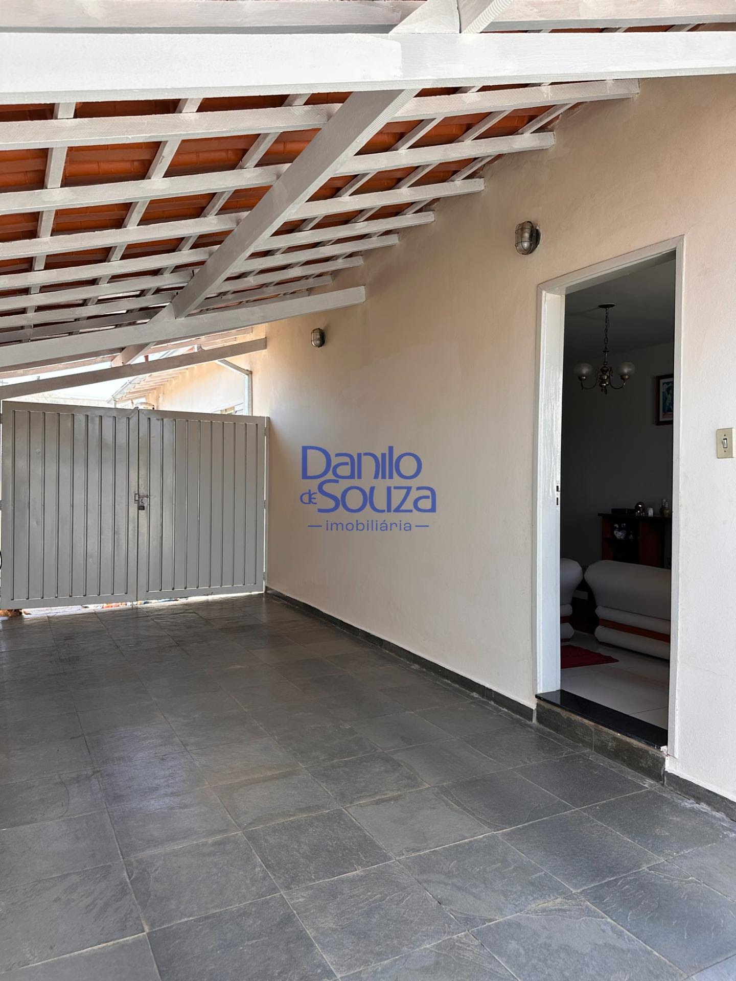 Casa à venda com 3 quartos, 1 suíte, 2 vagas e 360m² no Recanto das Mangueiras, Araxá (MG) — foto 5 de 13