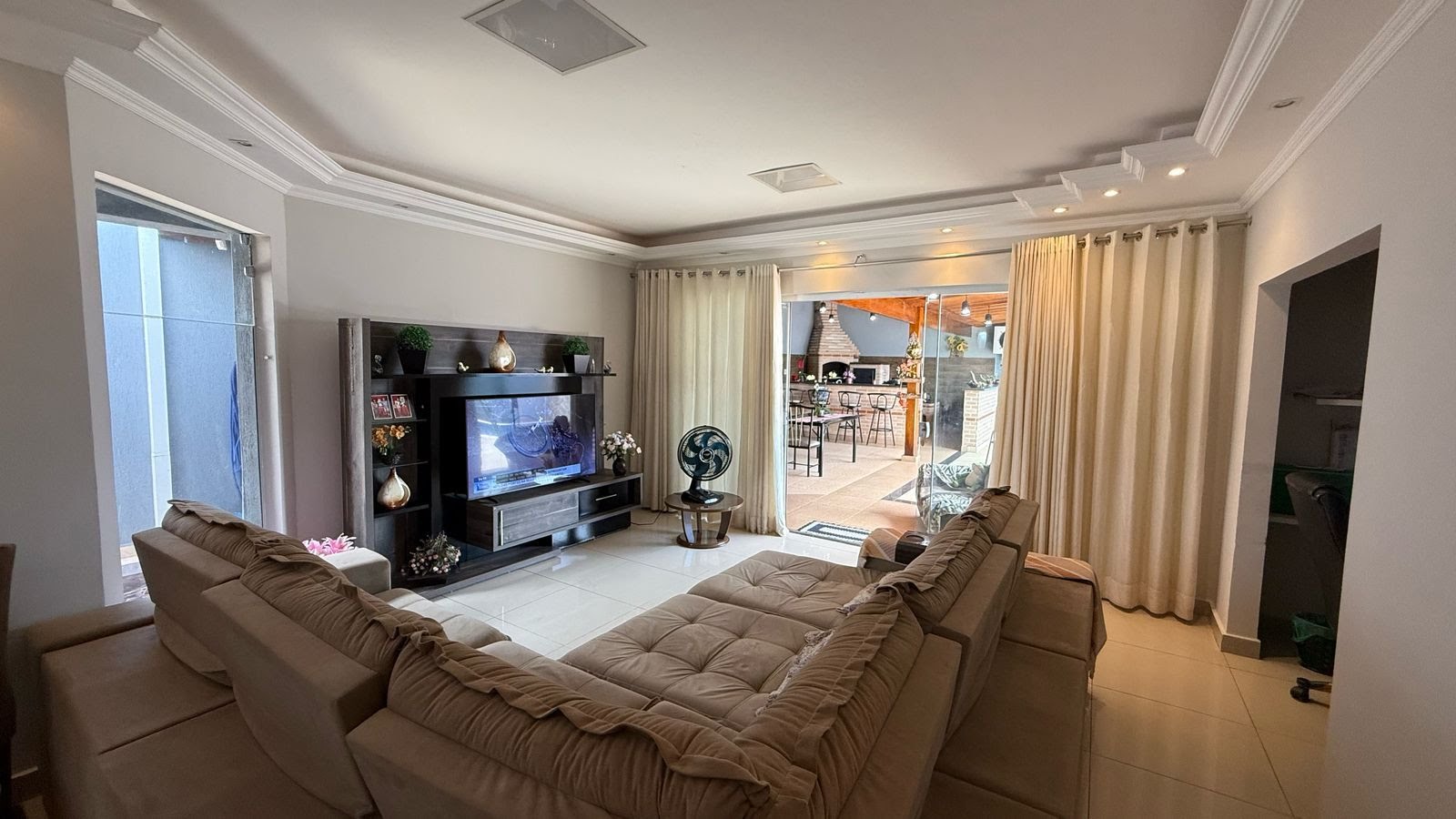Casa à venda com 3 quartos, 3 banheiros, 3 vagas e 325m² no Parque Industrial Lagoinha, Ribeirão Preto — foto principal