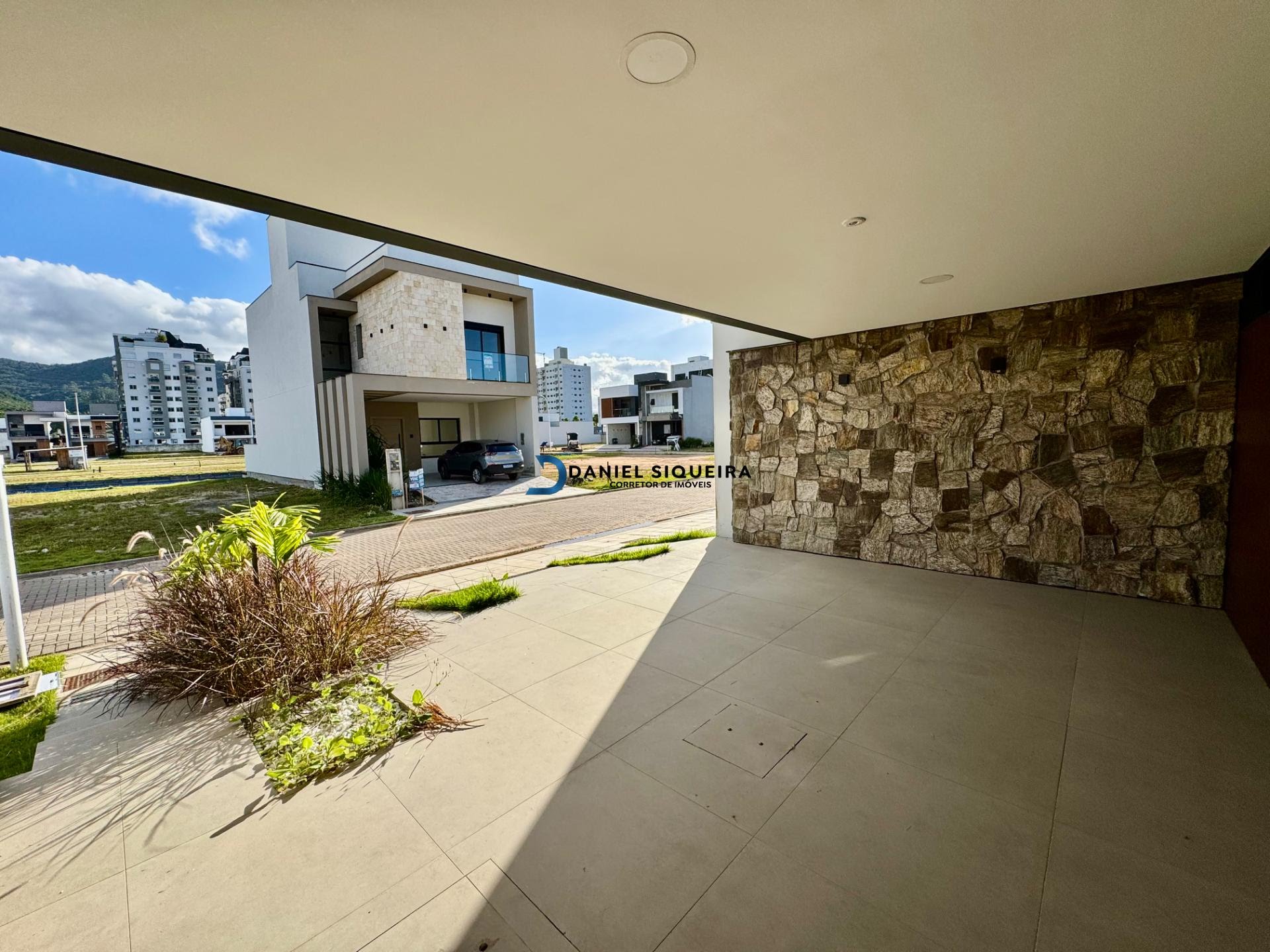 Casa à venda com 3 quartos, 1 suíte, 4 vagas e 216m² no Bairro Deltaville, Biguaçu (SC) — foto 4 de 29