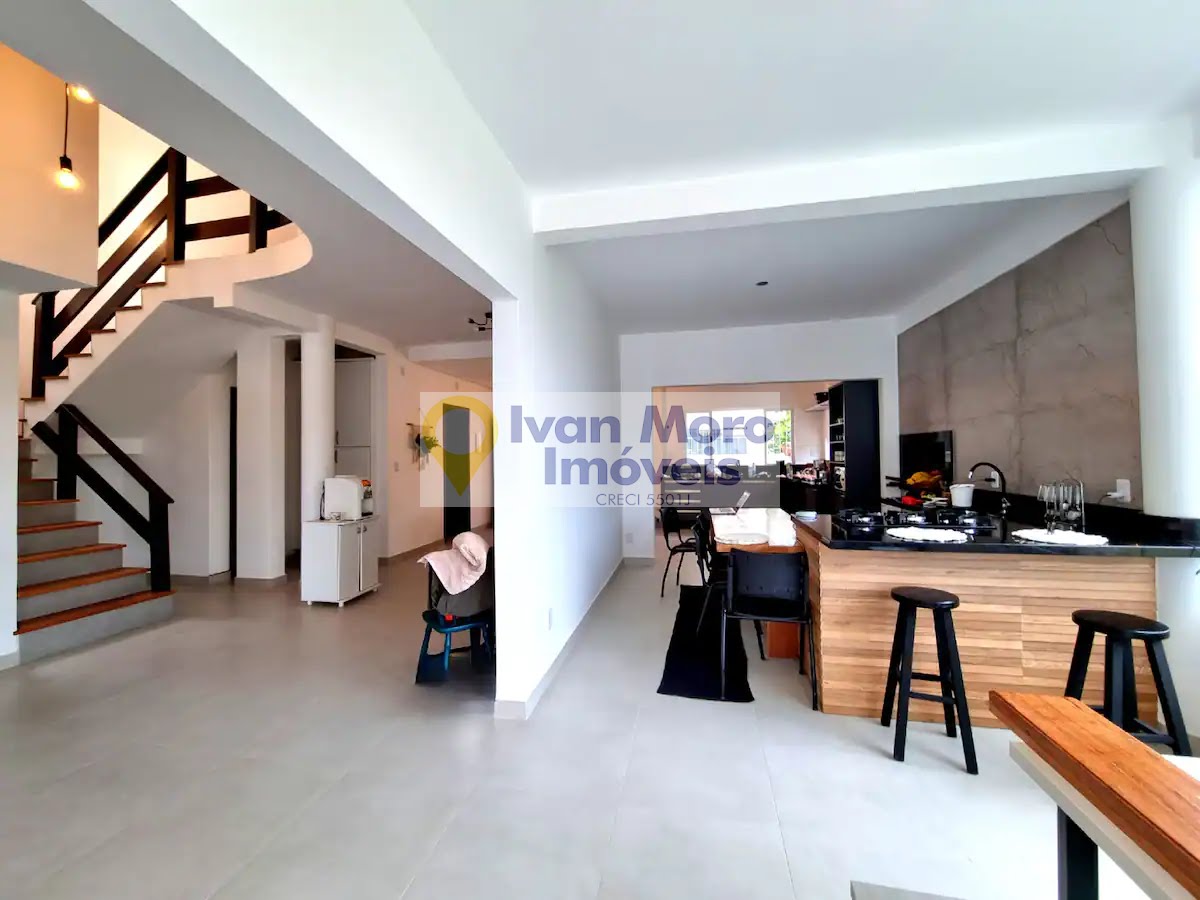Casa para alugar com 7 quartos, 5 banheiros, 4 vagas e 350m² no Daniela, Florianópolis (SC) — foto 29 de 30