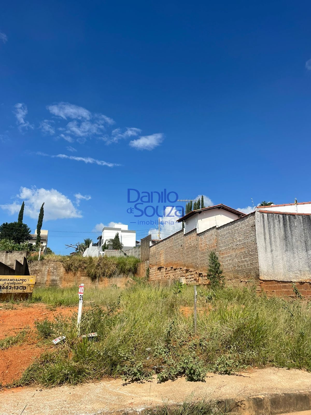 Terreno à venda com 360m² de terreno no Jardim Cecília, Araxá (MG) — foto 2 de 2