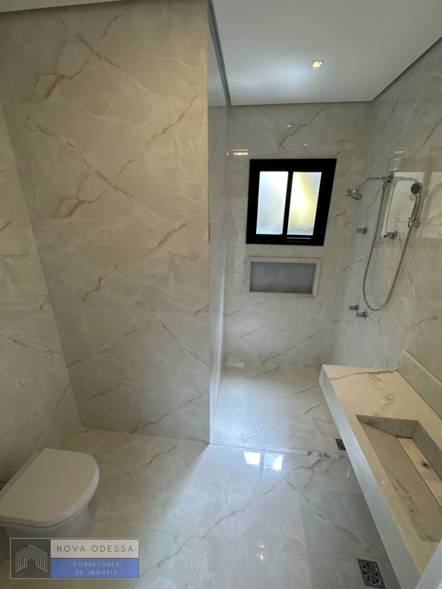 Casa à venda com 3 quartos, 1 suíte, 4 vagas e 185m² no Engenho Velho II, Nova Odessa (SP) — foto 8 de 26