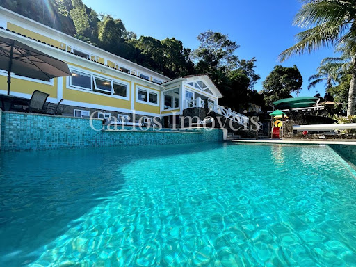 Mansão para Temporada em Angra dos Reis / RJ no bairro Mombaça