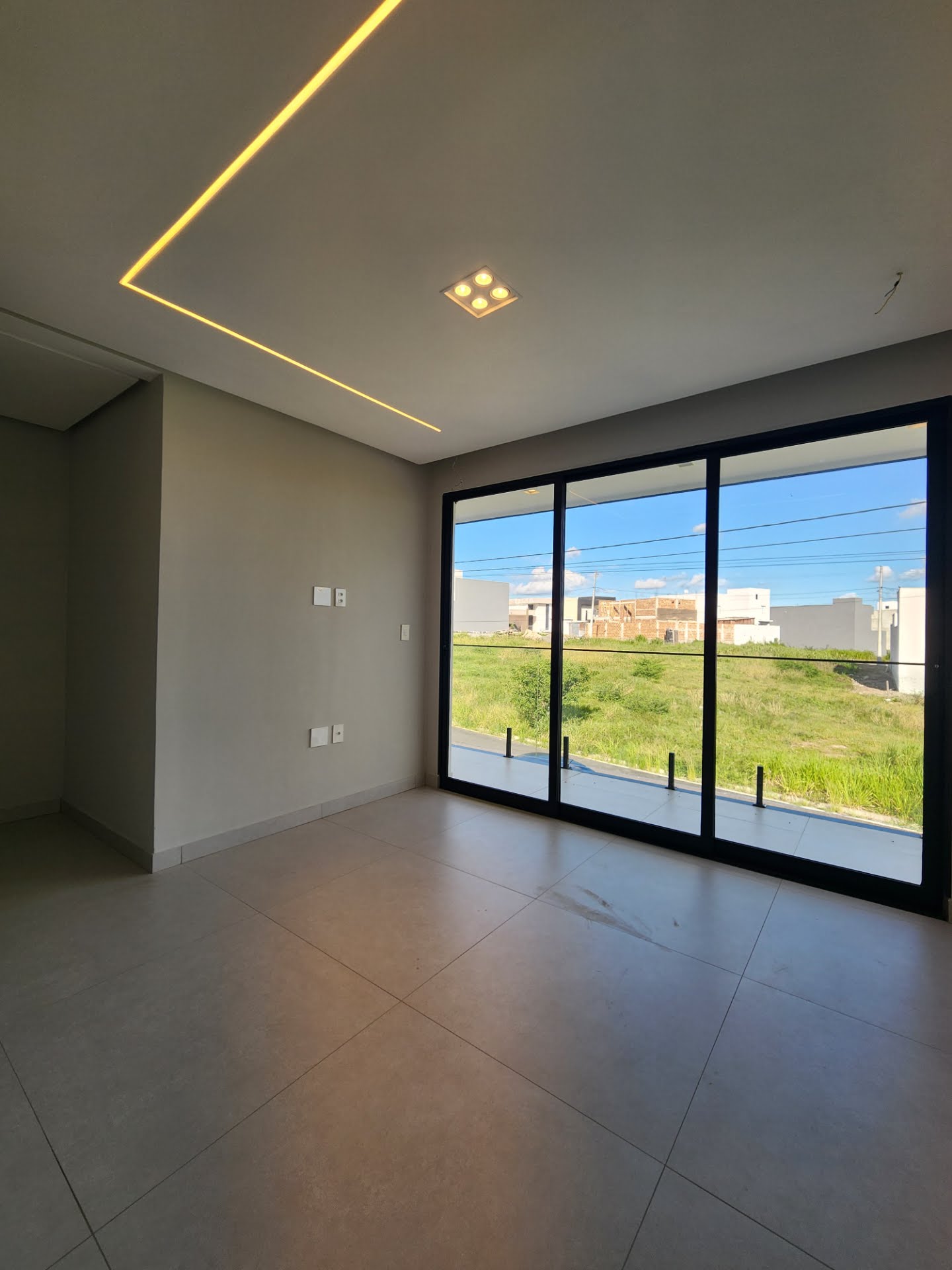 Casa à venda com 3 quartos, 3 suítes, 4 vagas e 160m² no Nova Esperança, Feira de Santana (BA) — foto 14 de 19