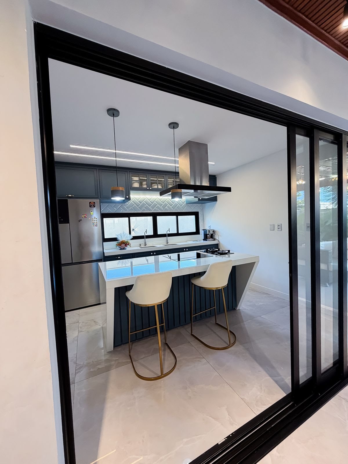 Casa à venda com 3 quartos, 2 suítes, 4 vagas e 280m² no Sim, Feira de Santana (BA) — foto 6 de 26