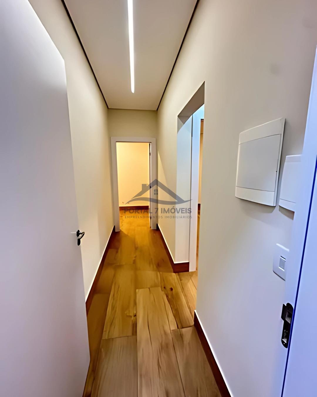 Casa à venda com 4 quartos, 2 suítes, 2 vagas e 263m² no Jardim Arizona, Sete Lagoas (MG) — foto 5 de 19
