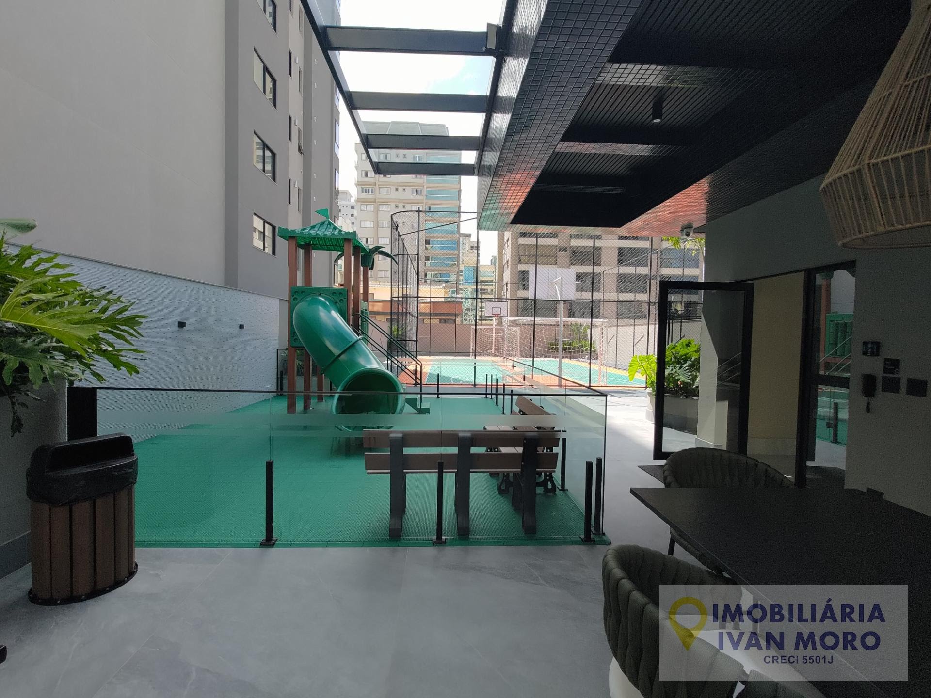Apartamento para alugar com 4 quartos, 4 suítes, 3 vagas e 198m² no Meia Praia, Itapema (SC) — foto 25 de 30