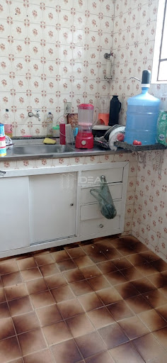 Ótima casa para fins residenciais ou comerciais, toda gradeada, com 3 quartos, 02 banheiros, sala cozinha, garagem para 02 carros cód. 15906