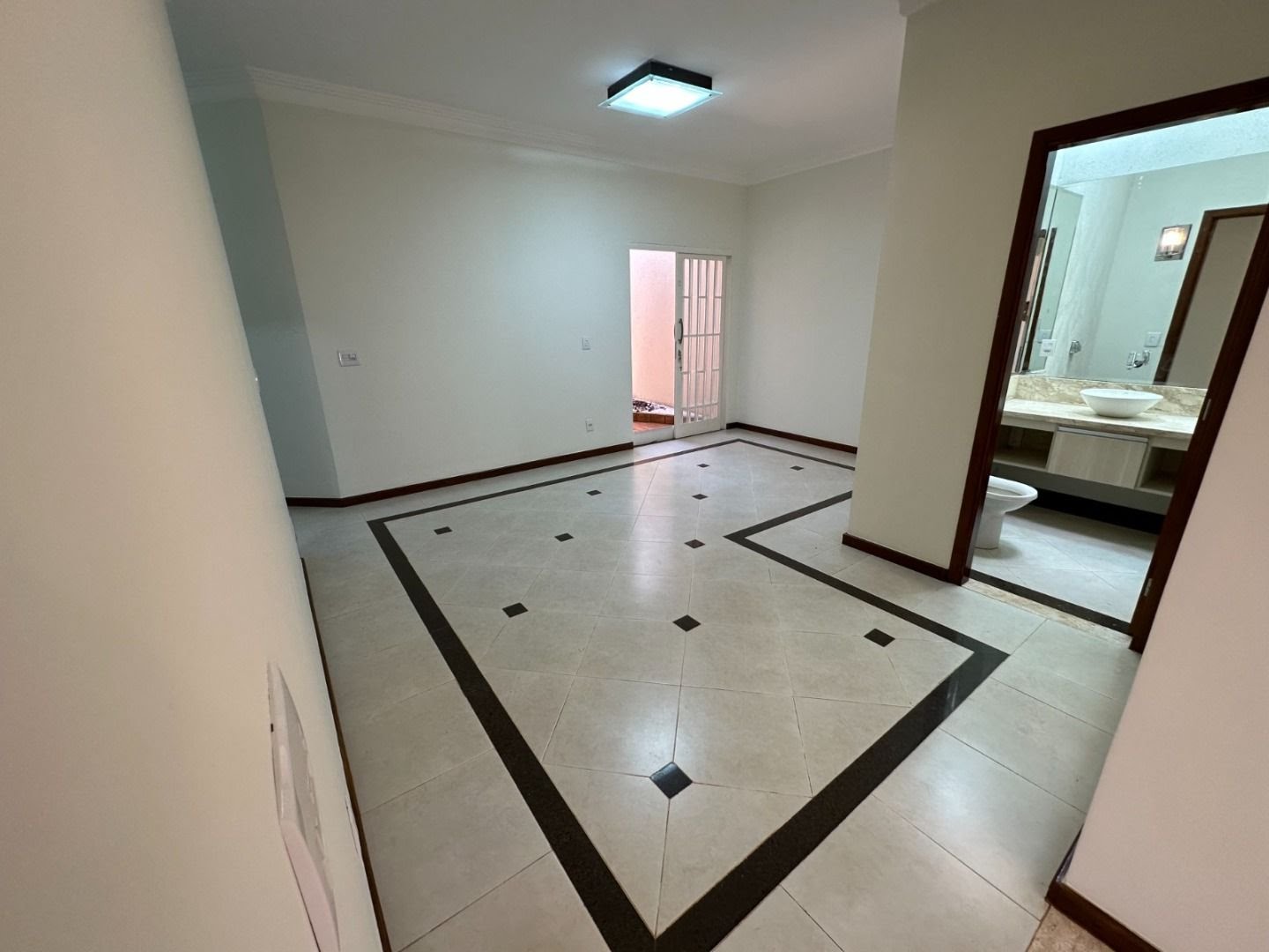 Casa à venda com 5 quartos, 3 suítes, 5 vagas e 324m² no Vila Tibério, Ribeirão Preto (SP) — foto 13 de 30