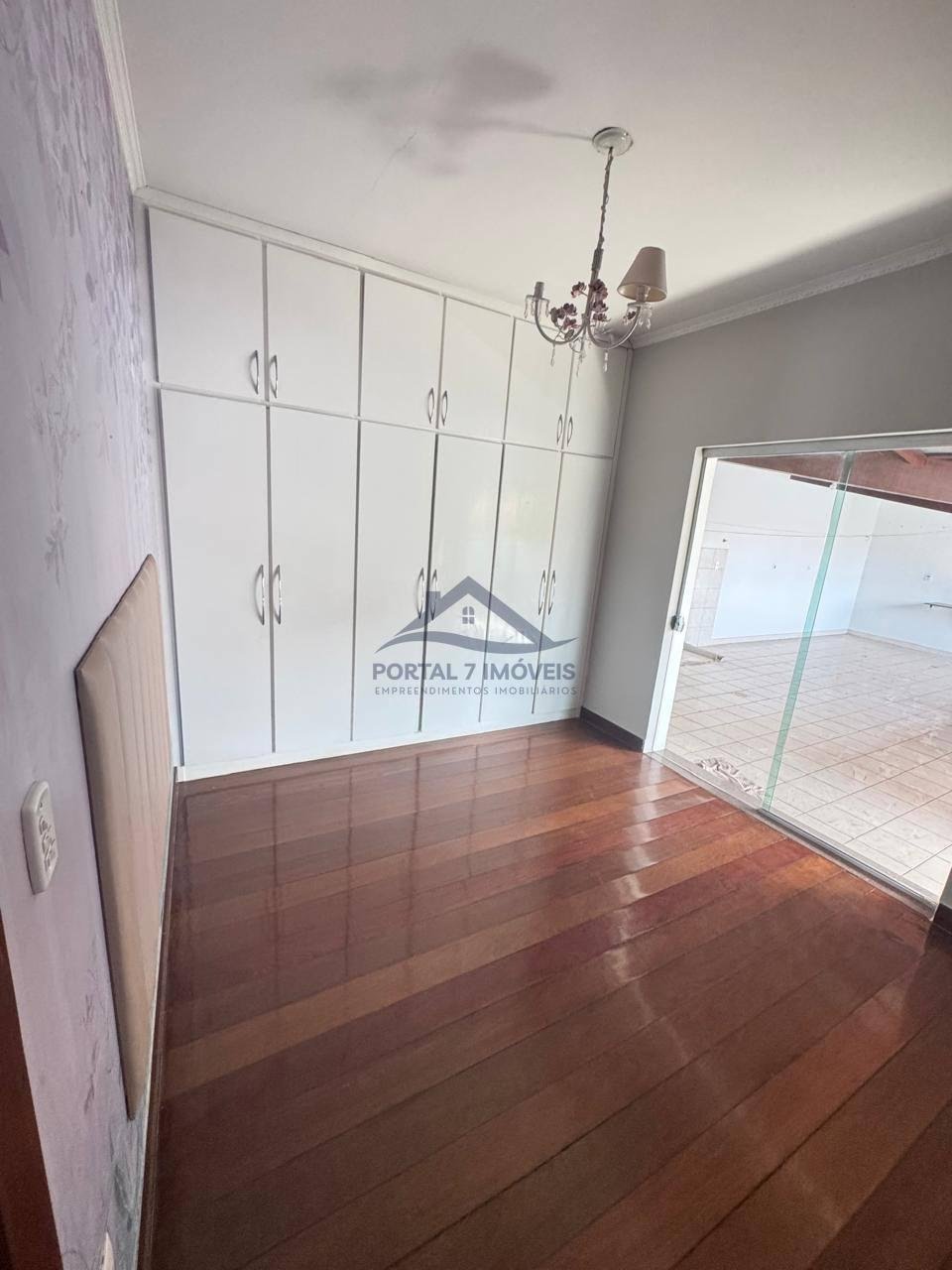 Casa à venda com 5 quartos, 2 suítes, 3 vagas e 230m² no Jardim Arizona, Sete Lagoas (MG) — foto 24 de 26