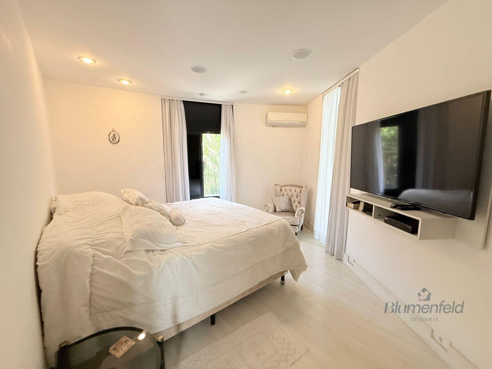 Casa à venda com 6 quartos, 5 suítes, 6 vagas e 600m² no Condomínio Arujazinho IV, Arujá (SP) — foto 29 de 30