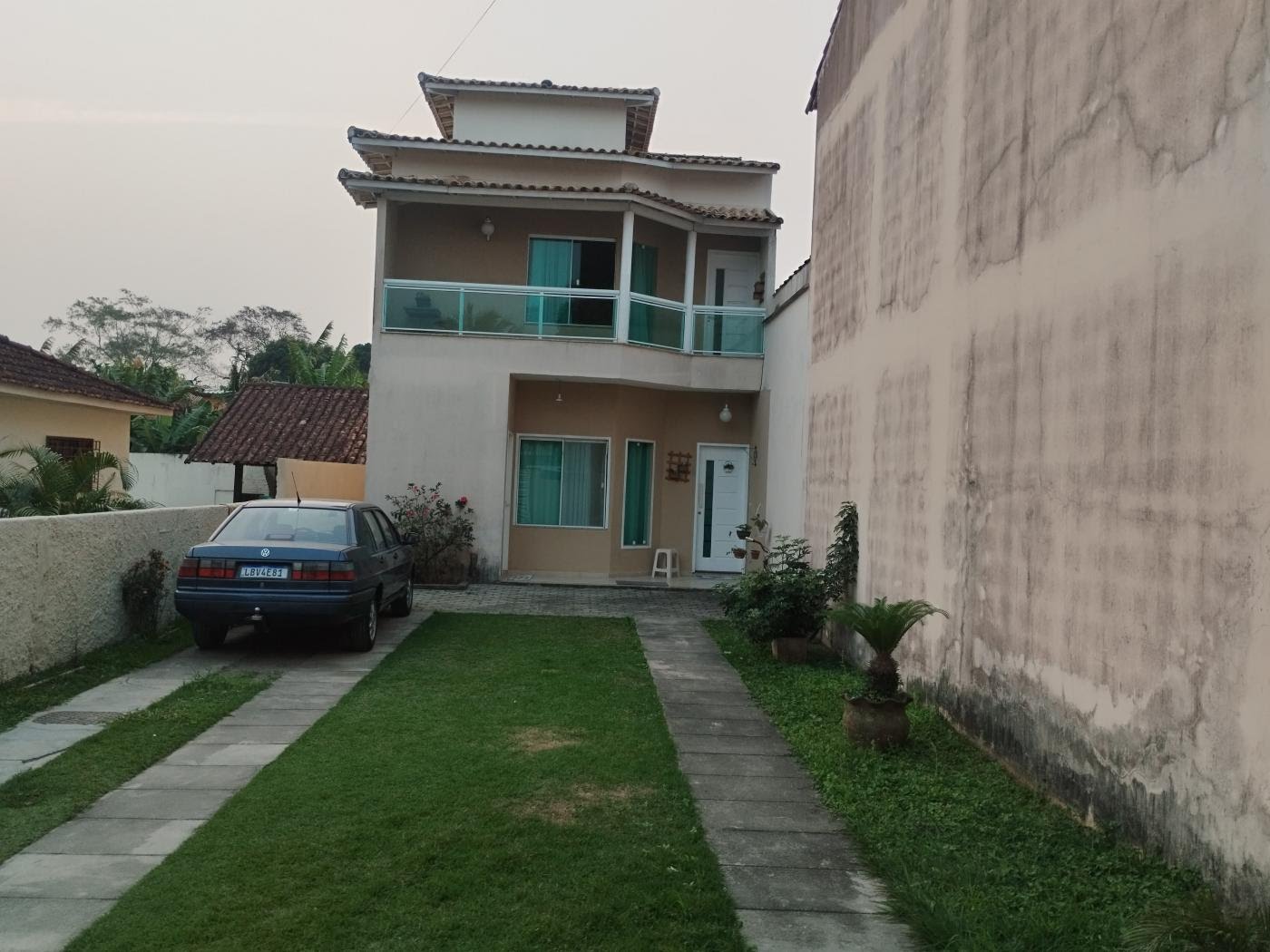 Casa à venda com 3 quartos, 4 banheiros, 3 vagas e 210m² no Extensão Serramar, Rio das Ostras — foto principal